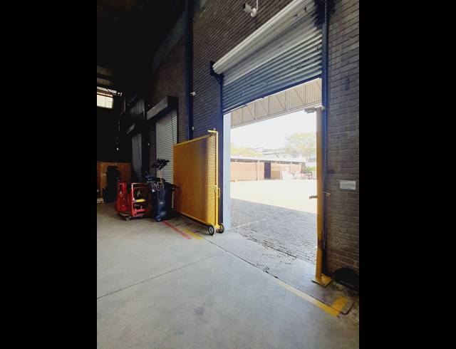 7,988M² WAREHOUSE TO LET IN RANDJESPARK